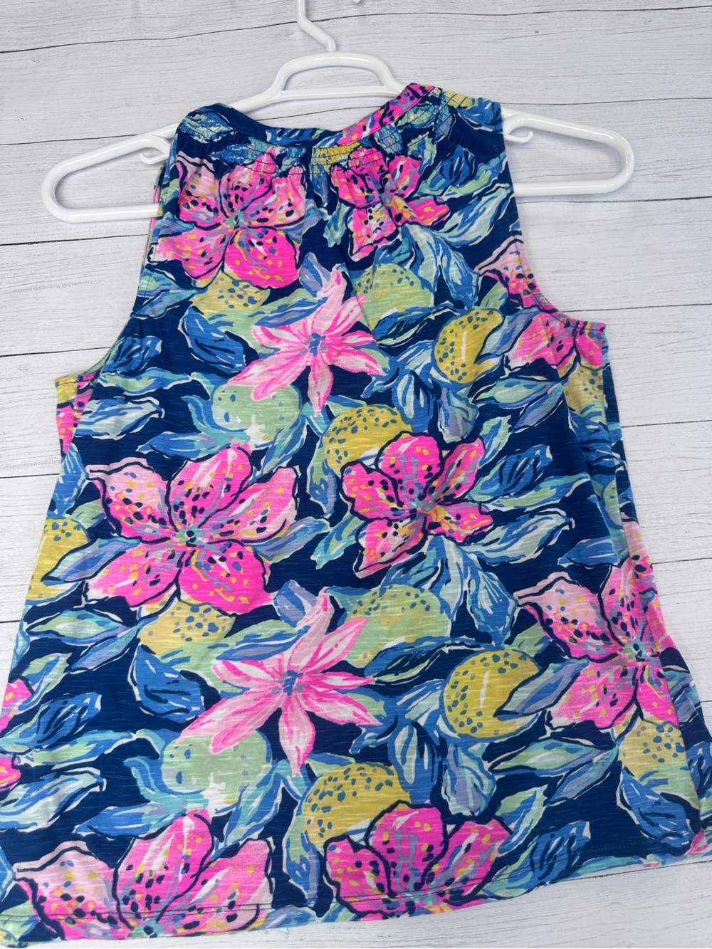 Lilly Pulitzer Floral Sleeveless Henley Tank Top Medium Pink Blue Tropical - Picture 7 of 7